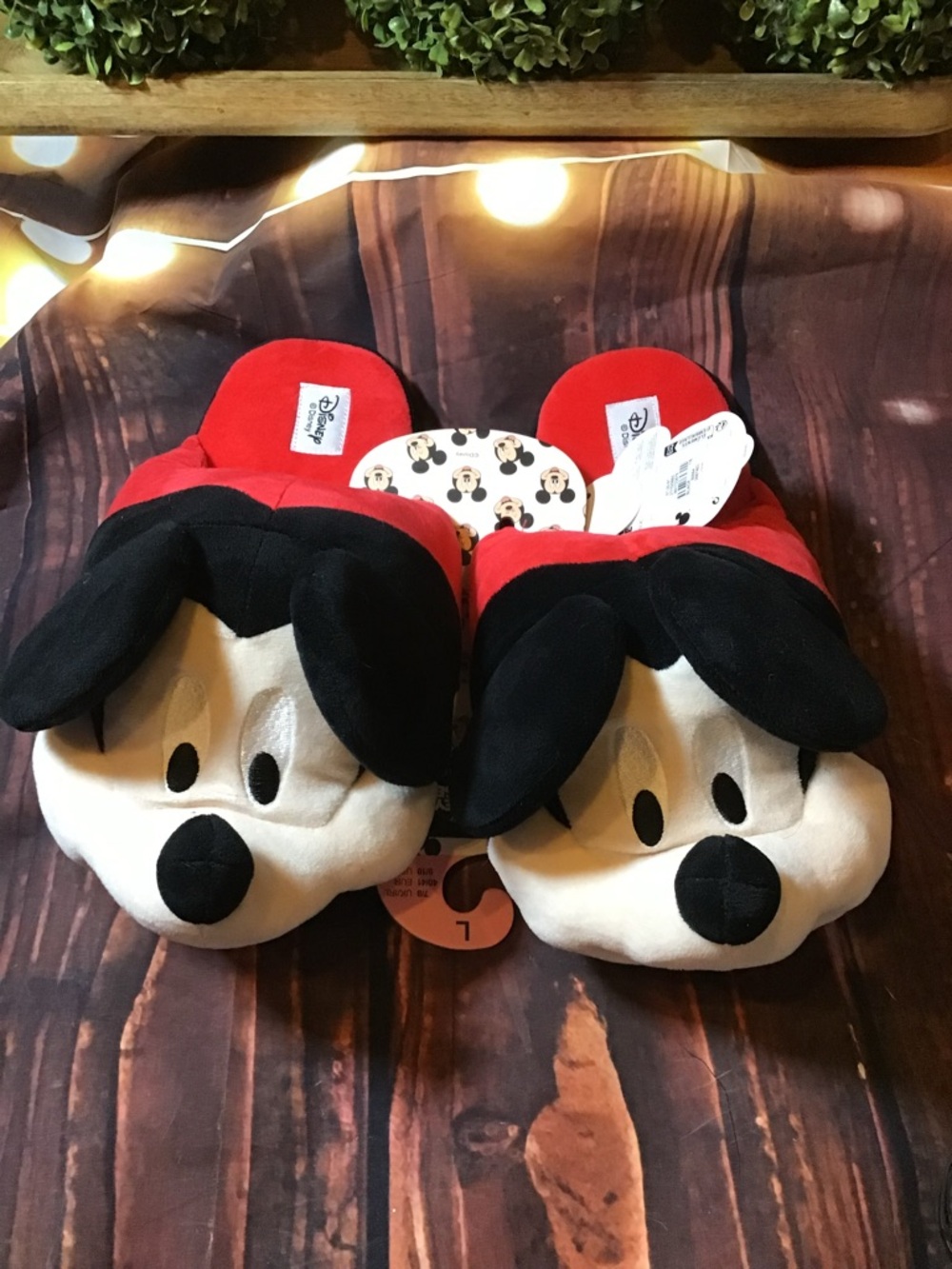 Disney Mickey Mouse plush woman’s slippers size large 9/10-New
